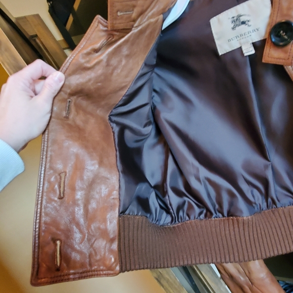100% Authentic Burberry Cropped Lambskin Leather Jacket - Picture 8 of 16